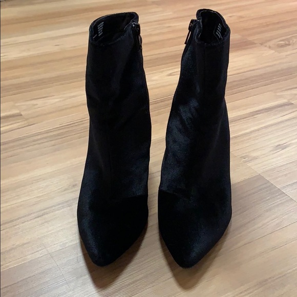 Simply Vera Vera Wang Shoes - Simply Vera Wang Women’s Velvet Ankle Boot